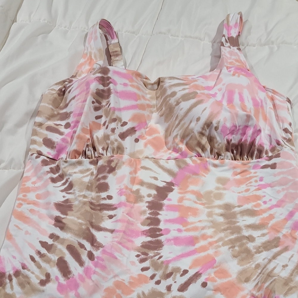 Lands' End Pink and White Underwire Swim Tankini